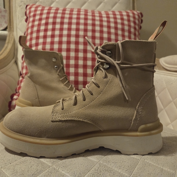 Sorel Tan Lace-Up Boots - Picture 8 of 13